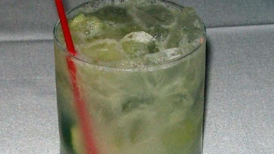 Suco de maracujá com hortelã